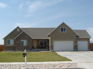 792 E Rodeo Dr, Grantsville, UT 84029
