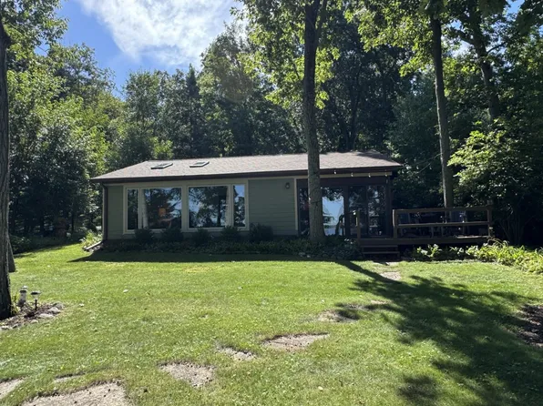W6250 Lakeview Dr N, Markesan, WI 53946