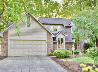 231 Woodedge Cir W, Powell, OH