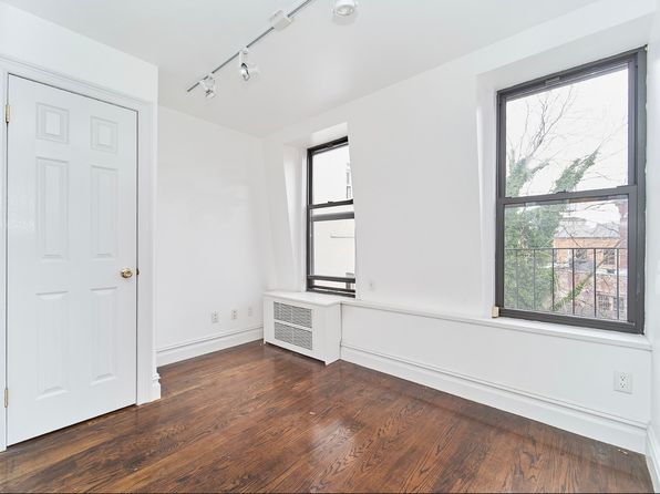 224 W 13th St APT 5R