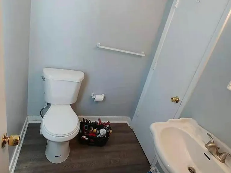 2105 Lauderdale Dr — Photo 14