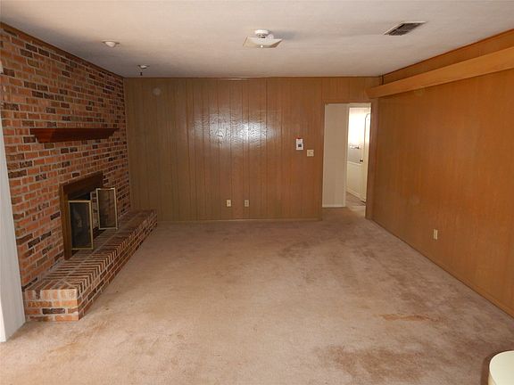 3rd image of 9376 Delores Dr