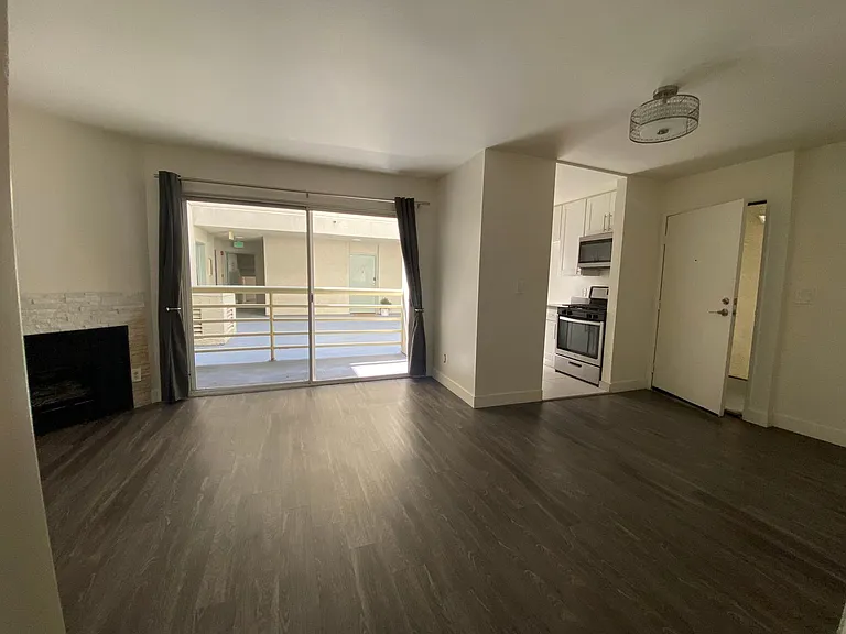 1250 N. June St. Los Angeles CA 90038 — Photo 22