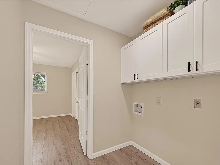 13843 Northlake Dr — Photo 8