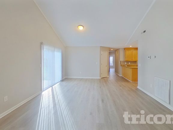 4th image of 113 Cobblestone Ct