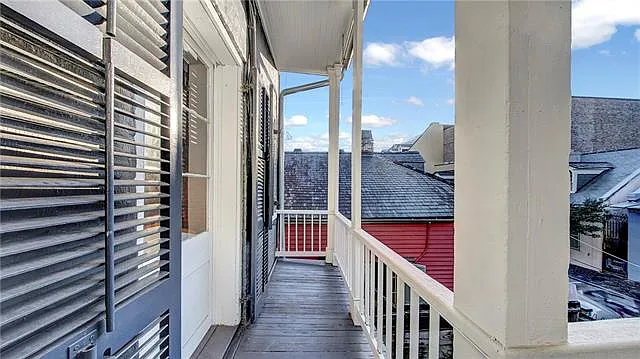 632 Burgundy St — Photo 37