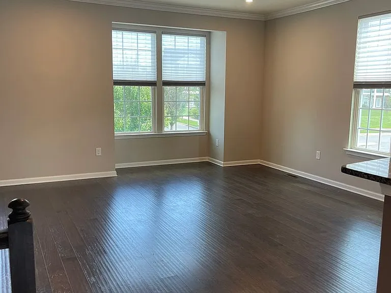 331 S Parkway Dr — Photo 27