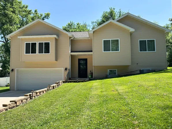 W3773 Alder DRIVE, Lake Geneva, WI 53147