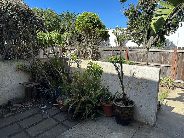 213-223 Los Aguajes Ave — Photo 20