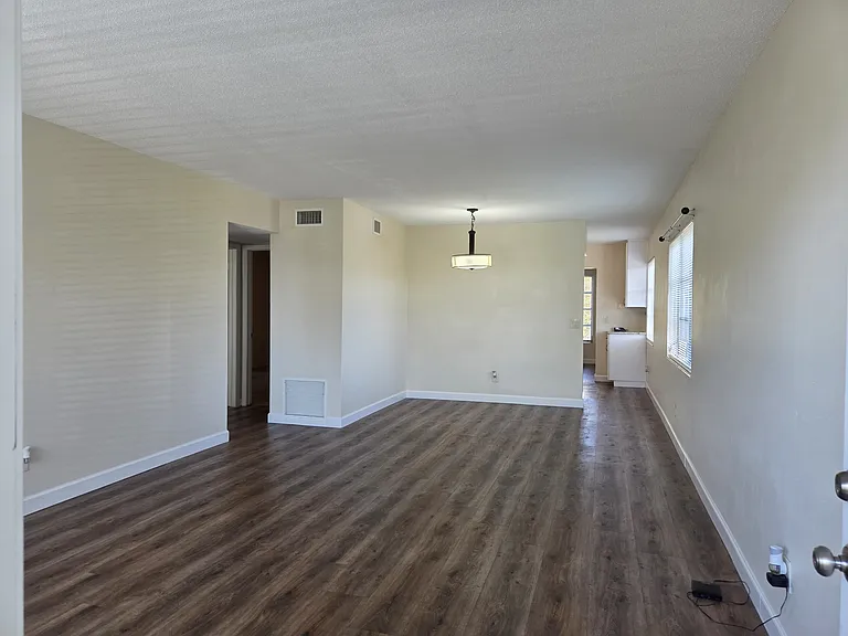 2448 Columbia Dr #72 — Photo 2