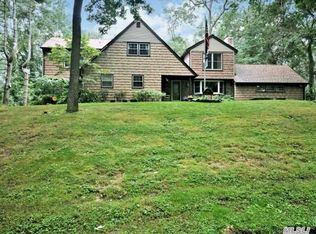 48 Brookhill Ln, Huntington, NY 11743