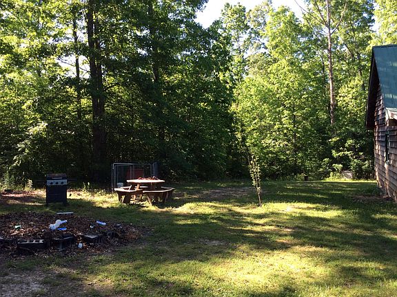 3rd image of 556 Trimmer Ln
