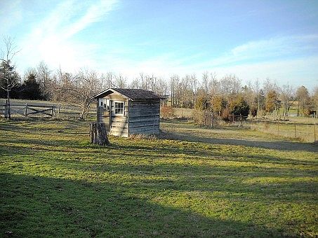 2nd image of 231 Arrowhead Dr