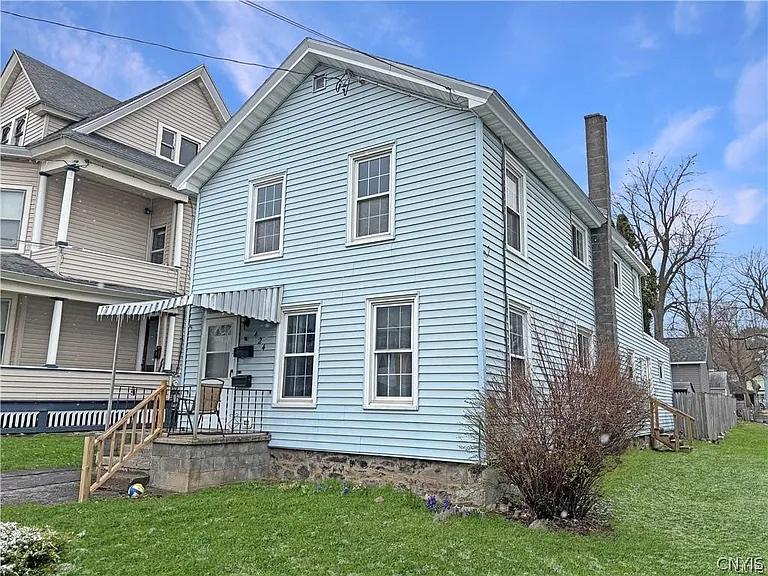 424 Ulster St — Photo 3