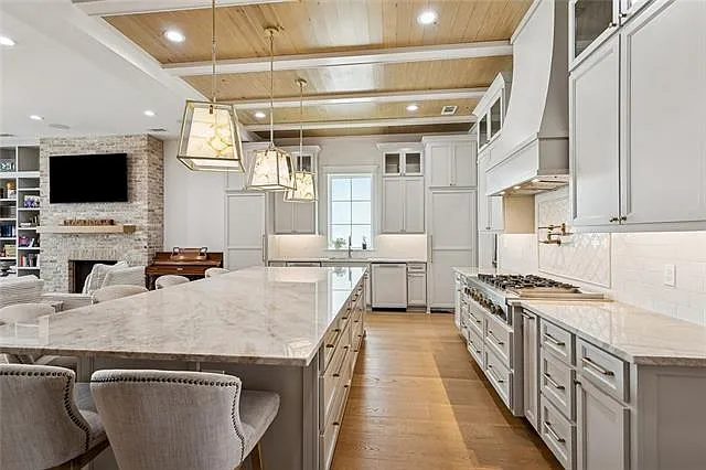 141 Bay Tree Manor Dr — Photo 9