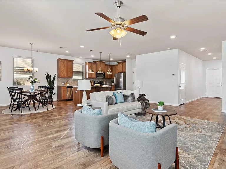 208 Callahan Ln — Photo 8