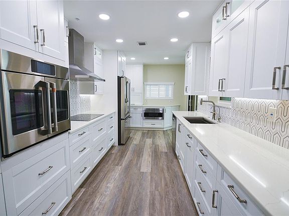 3rd image of 1600 GULF BOULEVARD #1112