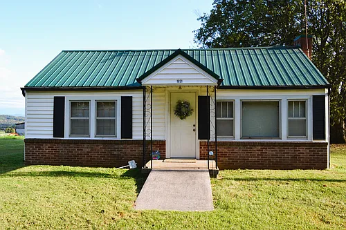 1851 Pine Ridge Rd Photo 1