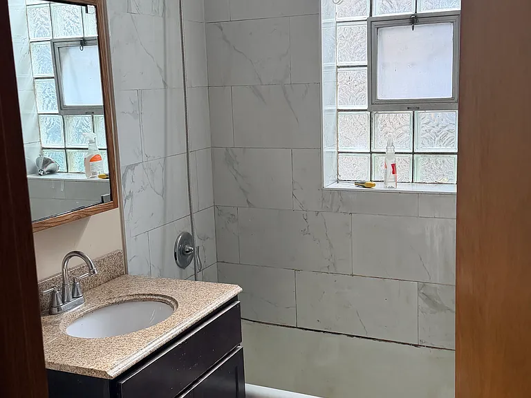 1213 W Addison St #2 — Photo 1