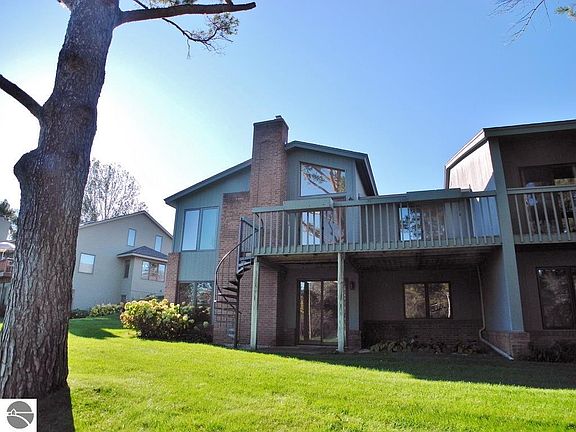 5th image of 725 N Apple Tree Dr Unit 3
