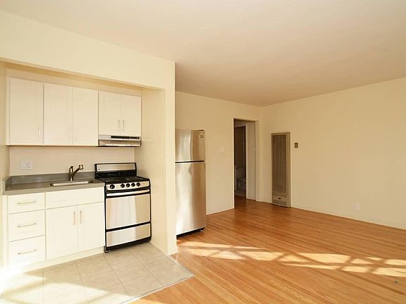 3rd image of 1001 Hampshire St APT 201