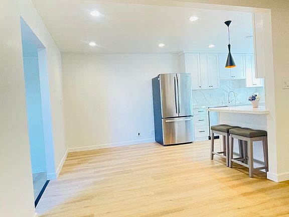 5th image of 1454 Merry Ln