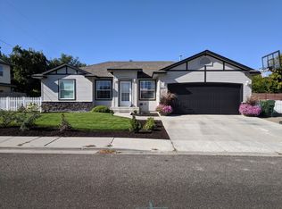 2071 W Idaho Ave, Ontario, OR 97914