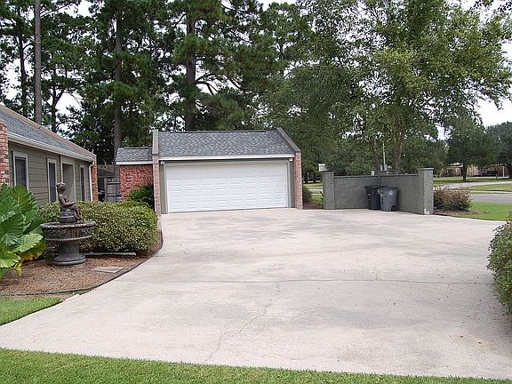 3rd image of 6487 Audusson Dr