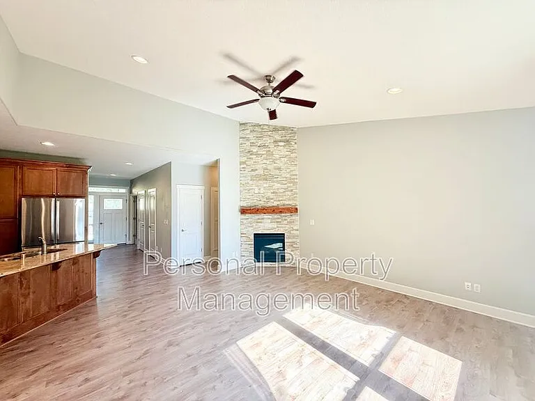 14317 NE 40th Cir — Photo 11