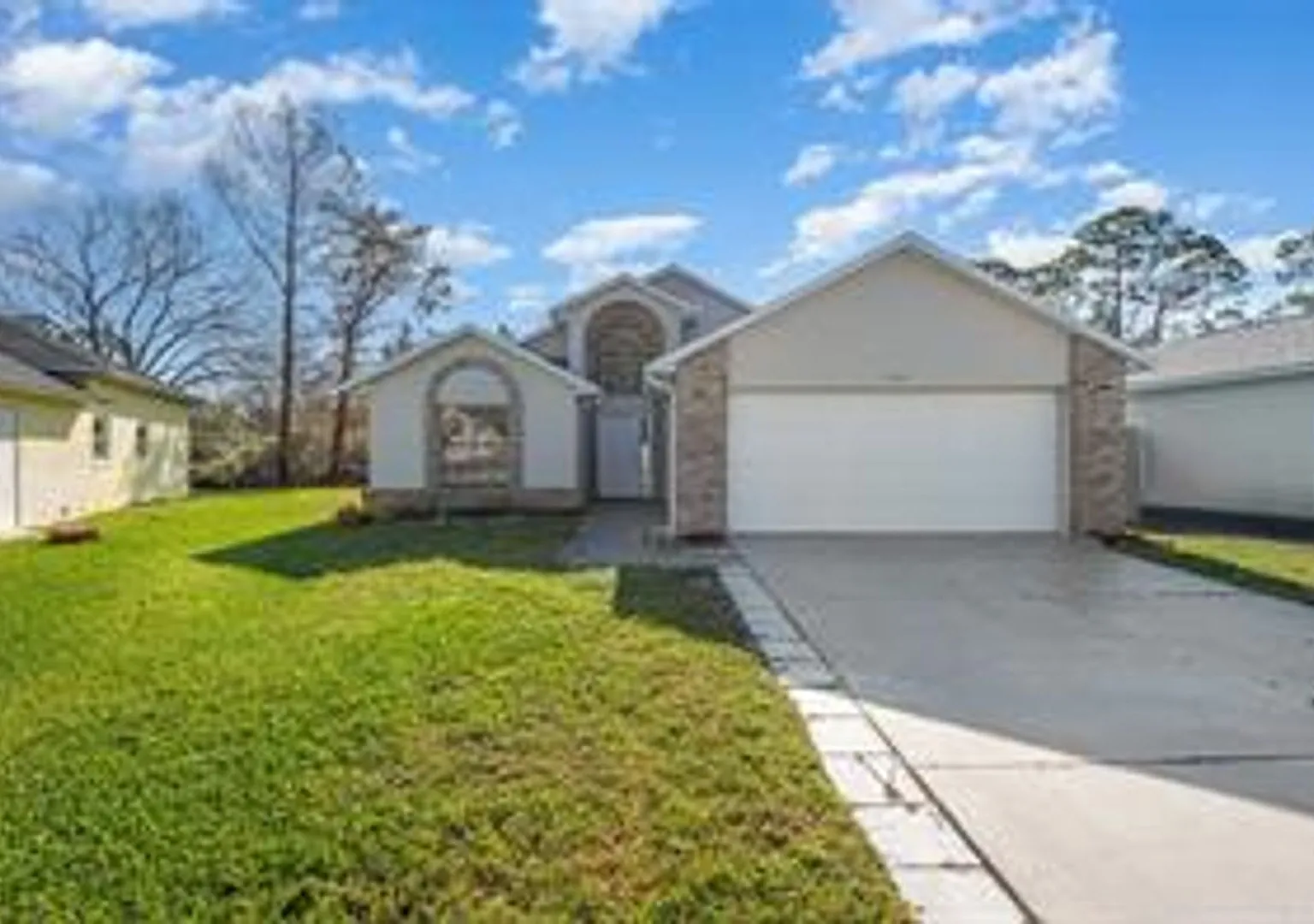 3 Bedroom / 2 Bath Home Available Now in Port Orange! — Photo 4