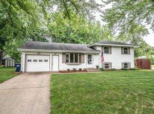 611 Centennial Ct, Farmington, MN 55024