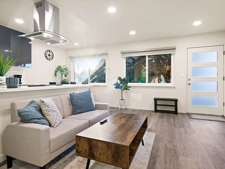 Dunster Dr Apartments, Five Minute Walk to Downtown Campbell — Photo 5
