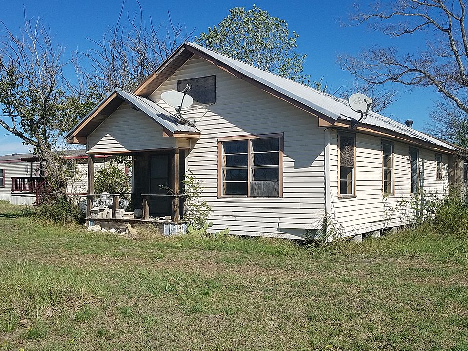 1st image of 420 County Road 463s