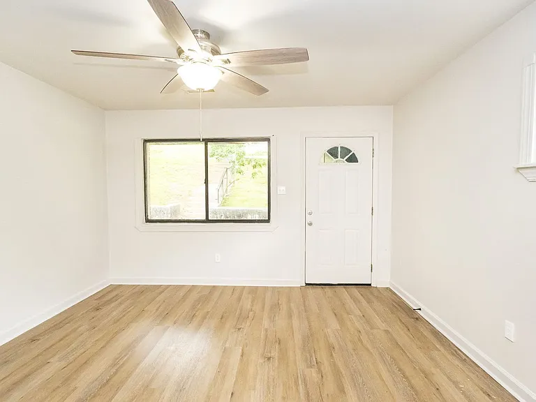 5326 Slayton Ave #5324 — Photo 2
