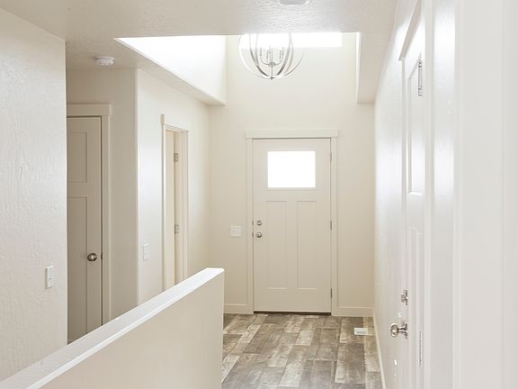 Entry with Optional Dormer