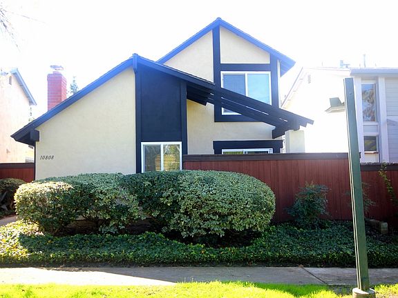 2nd image of 10808 Esmeraldas Dr