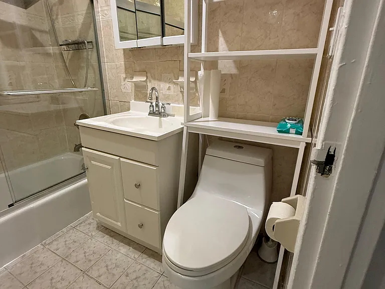 2661 Marion Ave — Photo 11