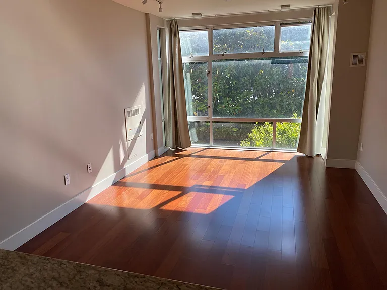 75 Moss St — Photo 2