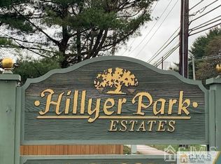 8 Nicholas Ct, Spotswood, NJ 08884