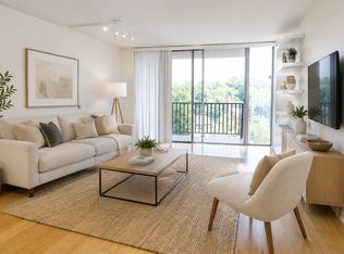 4600 S Four Mile Run Dr APT 819, Arlington, VA 22204