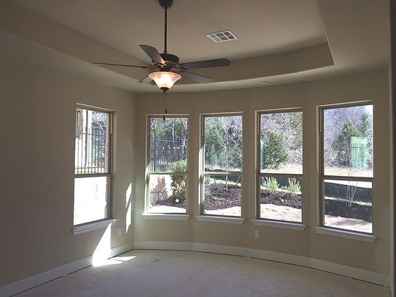 4th image of 106 Maxwell Way