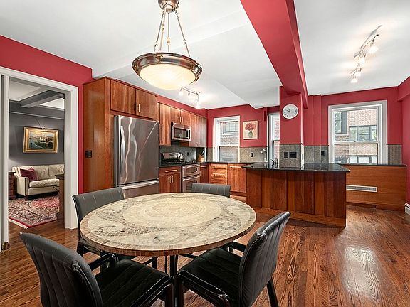 5th image of 30 Beekman Pl #7A