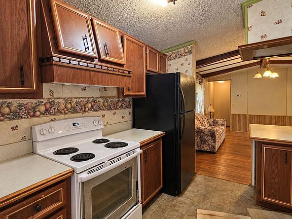 5th image of 408 Harris St
