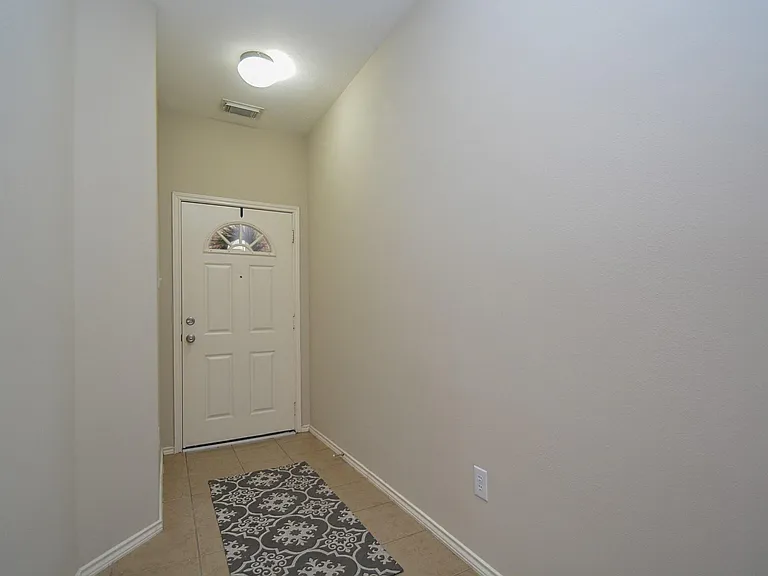 9203 Kransbury Ln — Photo 6
