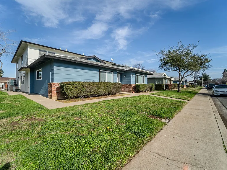 1199 Casita Dr #1 — Photo 13