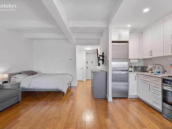 3rd image of 160 Bleecker St APT 6EW
