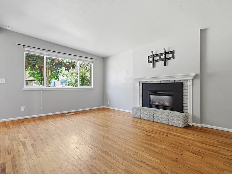 2125 Polk Ave — Photo 3