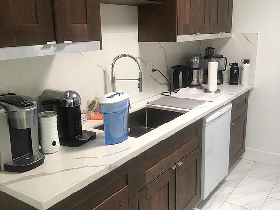 5th image of 11956 Gorham Ave APT 18