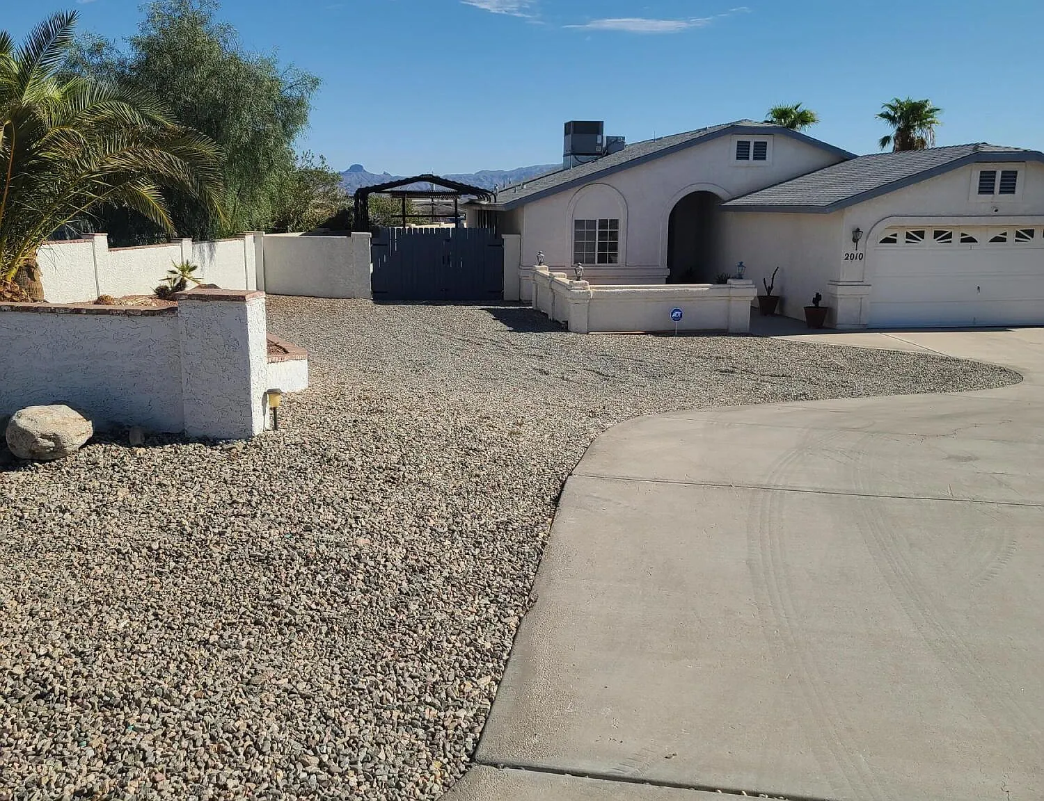3 bed, 2.0 bath, 1406 sqft, $2,500 — Photo 4