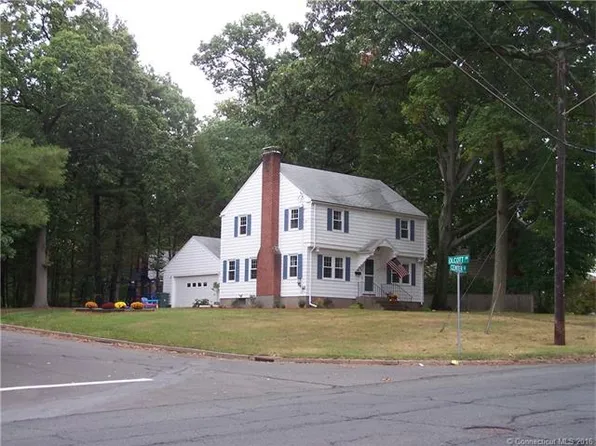739 Center St, Manchester, CT 06040